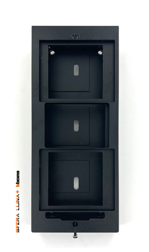 Opbouwdoos SFERA LUNA+ 3 MODULES voor kit Bticino ref. 363931 of Kit Bticino ref. 354014 Opbouwdoos SFERA LUNA+ 3 MODULES voor kit Bticino ref. 363931 of Kit Bticino ref. 354014