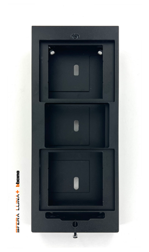 Surface mounted box SFERA LUNA+ 3 MODULES