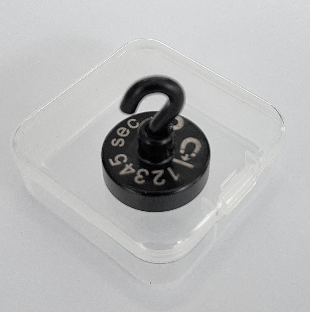 Magnete per targhetta nome Luna – Montaggio e Smontaggio