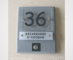Numéro de maison Design avec pierre naturelle et sonnette